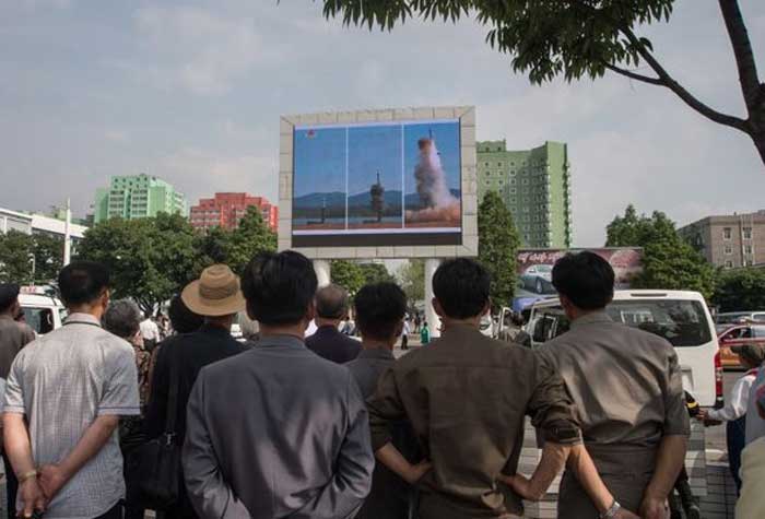 Corea del Norte prueba misil exitosamente