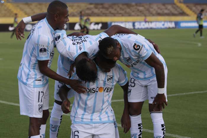 Universidad Católica vence a Petrolero