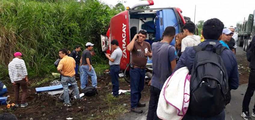 Accidente en vía Santo Domingo-Quevedo