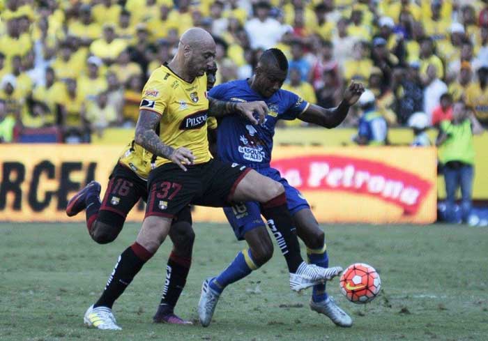 Delfín vence a Barcelona SC y mantiene su invicto