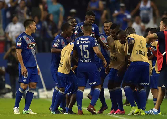 Formación de Emelec ante Fuerza Amarilla