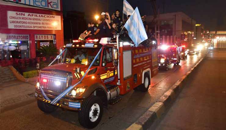 Bomberos celebraron a Guayaquil