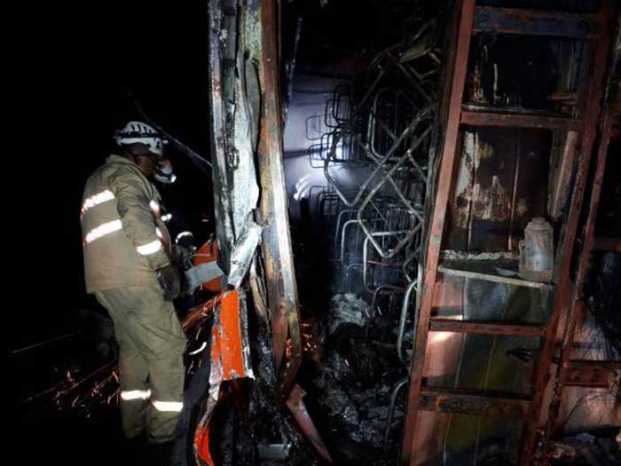 Accidente de bus en la vía Alóag-Santo Domingo deja 14 fallecidos