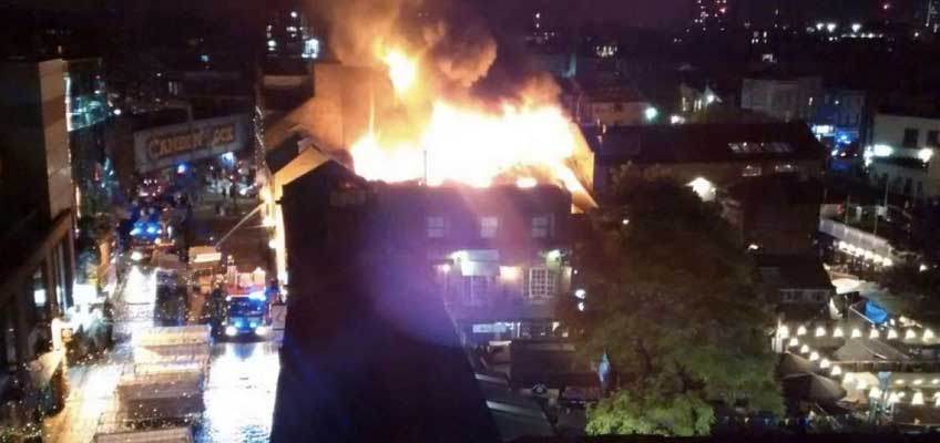 Incendio en mercado camden Londres