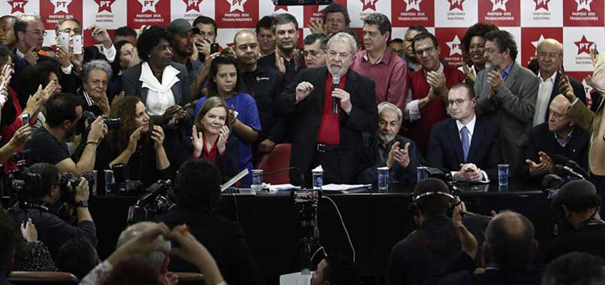 Lula da Silva anuncia su candidatura