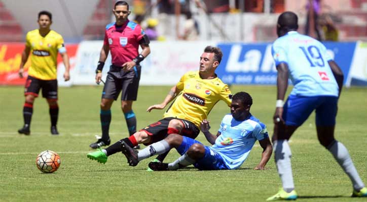 Macará vence a Barcelona SC con gol de Juan Tévez