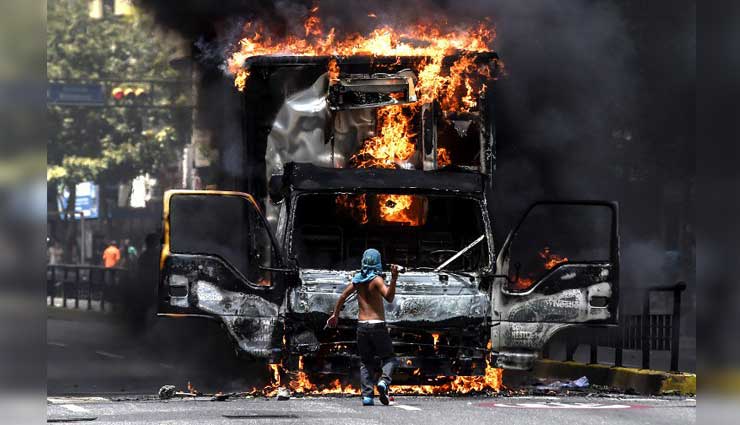 Venezuela: Protesta opositora, quema a un hombre vivo