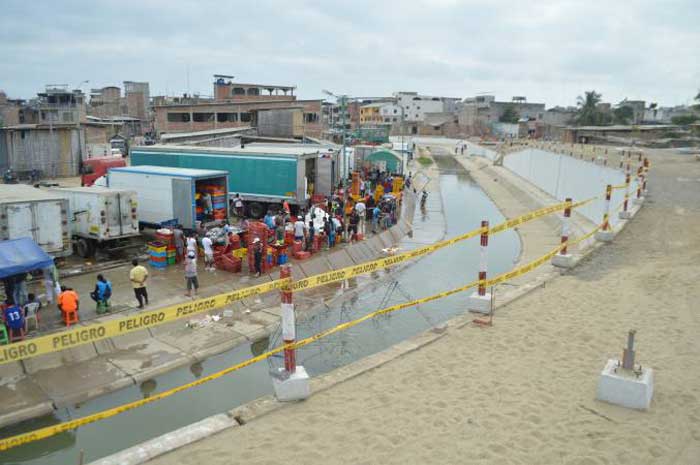 Suspenden construcción de muro en frontera con Perú