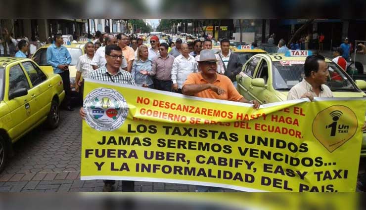 Taxistas se movilizan en Guayaquil para exigir salida de transnacionales