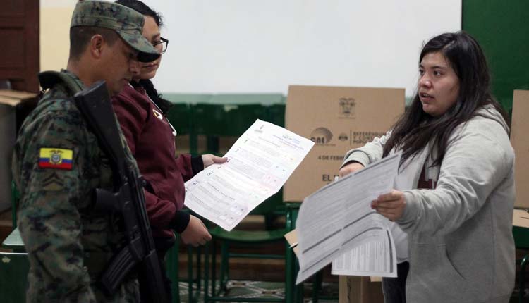 Consulta Popular, Ecuador, Referéndum,