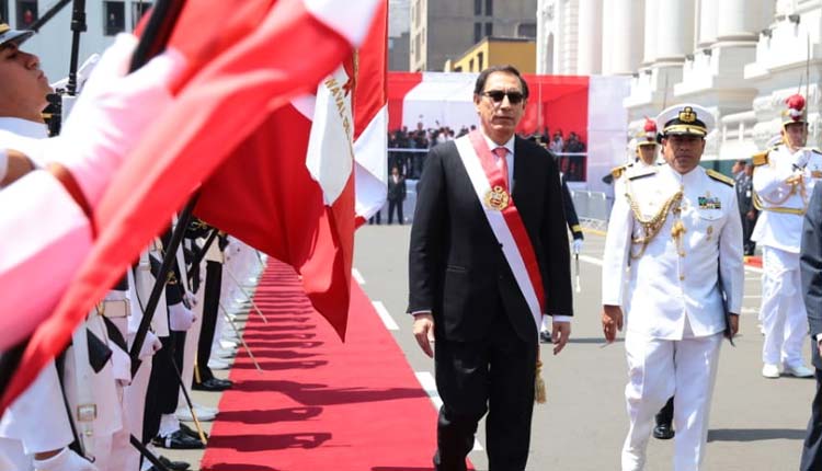 Martín Vizcarra, Peru, Politica,