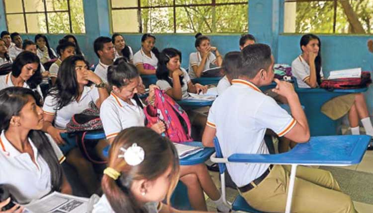 Clases, Educación, Santo Domingo,