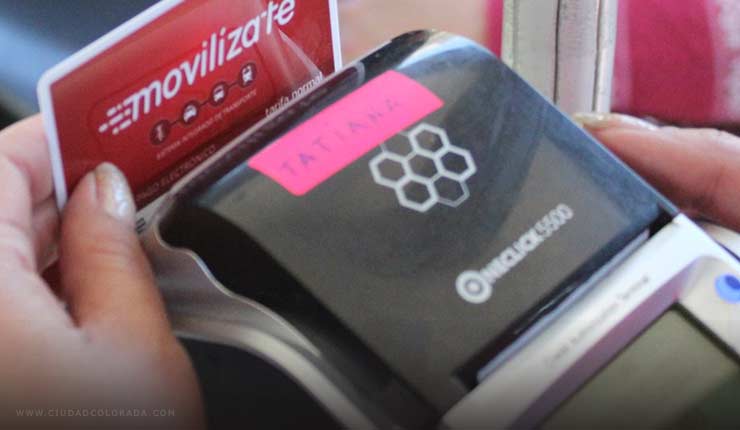 Desde este martes, los usuarios de los buses urbanos de Cuenca deberán usar exclusivamente la tarjeta electrónica como pasaje. Alrededor de 350 mil tarjetas Movilízate han sido comercializadas