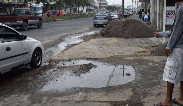 Fuga de agua, Santo Domingo, EPMT-EP,