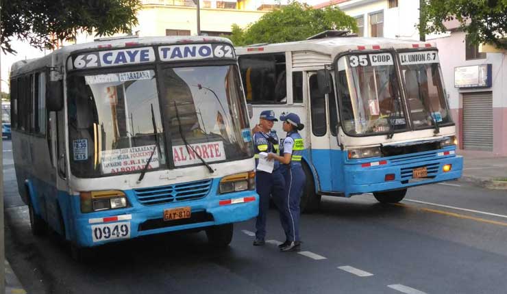 230 buses urbanos serán retirados del transporte público de Guayaquil