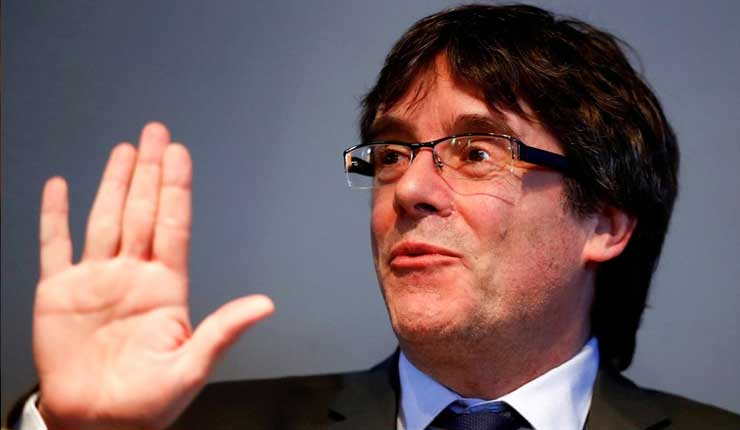 Juez español retira orden internacional de arresto contra Puigdemont