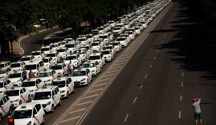 Huelga de taxistas paraliza el tráfico en España