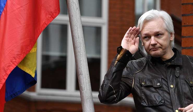 Presidente de Ecuador, Lenin Moreno quiere quitar el asilo a Julian Assange