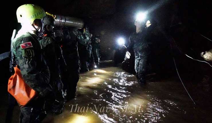 Fallece buzo en tareas de rescate de niños atrapados en Tailandia