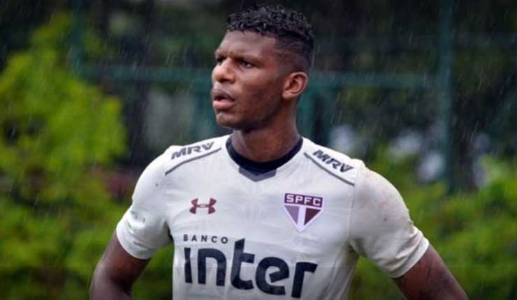 Jugador ecuatoriano Robert Arboleda, sufre accidente en Brasil