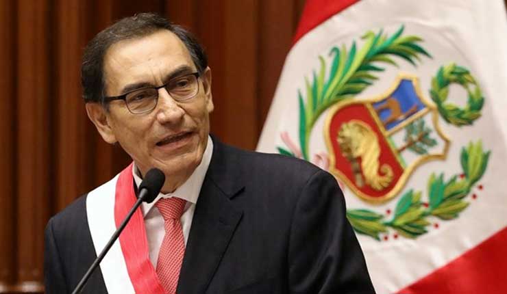 Vizcarra presiona al Congreso tras escándalo que remece Perú