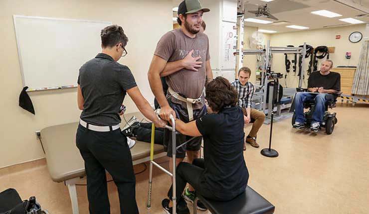 Parapléjico caminó bajo estimulación eléctrica en Estados Unidos