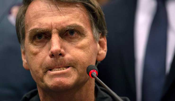 Empresas cercanas a Bolsonaro financian mentiras en WhatsApp contra PT, según medio brasileño