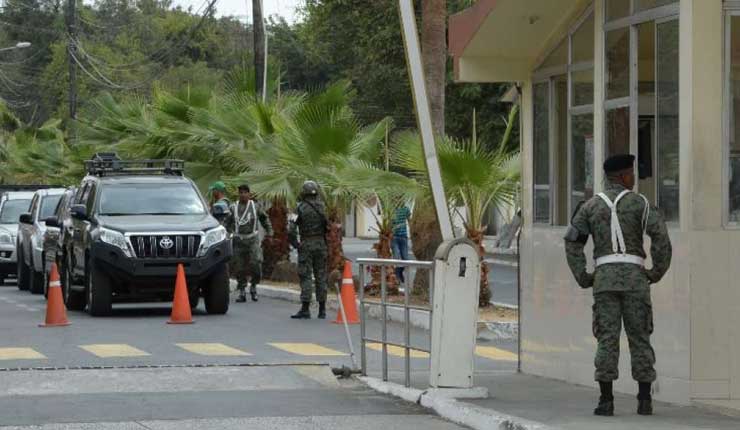 Dictan prisión preventiva a 7 militares y 6 civiles por presunto tráfico de armas