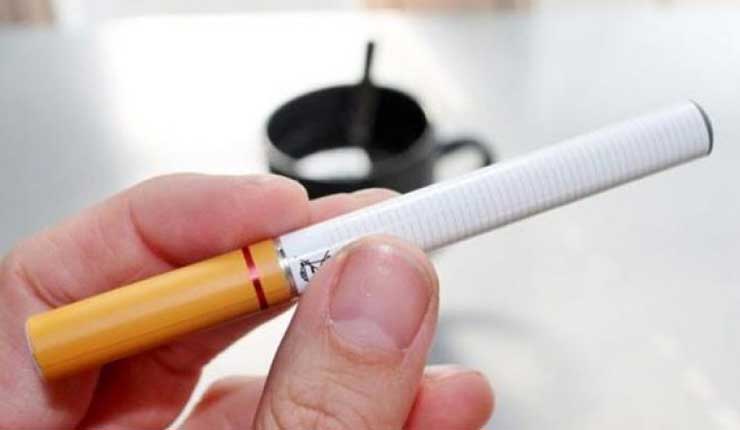 EEUU anuncia medidas para regular cigarrillos electrónicos