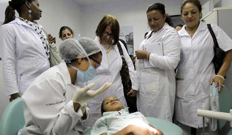 Ex ministro: salida de médicos cubanos dañará a Brasil