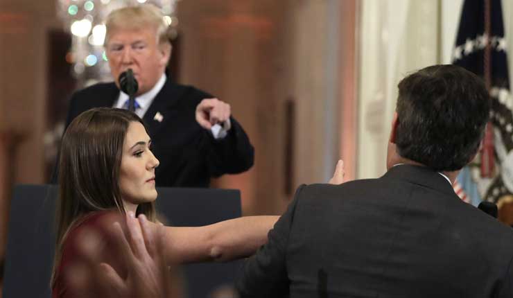 Casa Blanca suspende a reportero por confrontar a Trump