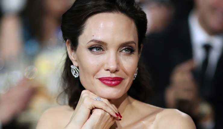 Actriz Angelina Jolie podría dedicarse a la política