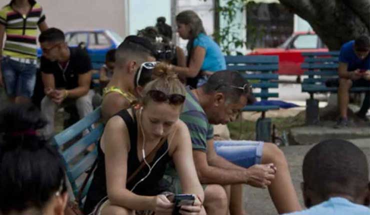 Cuba comenzará a ofrecer datos de internet móviles