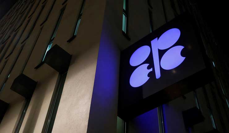 La OPEP y sus socios acuerdan recortar la producción de petróleo en 1,2 millones de barriles al día