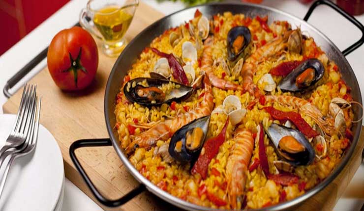 Paella española en Santo Domingo de los Tsáchilas