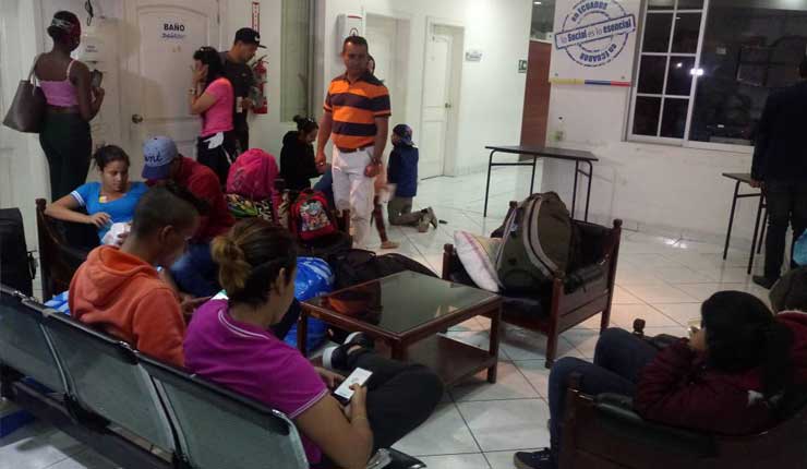 Familias venezolanas abandona Ibarra para retornar a su país