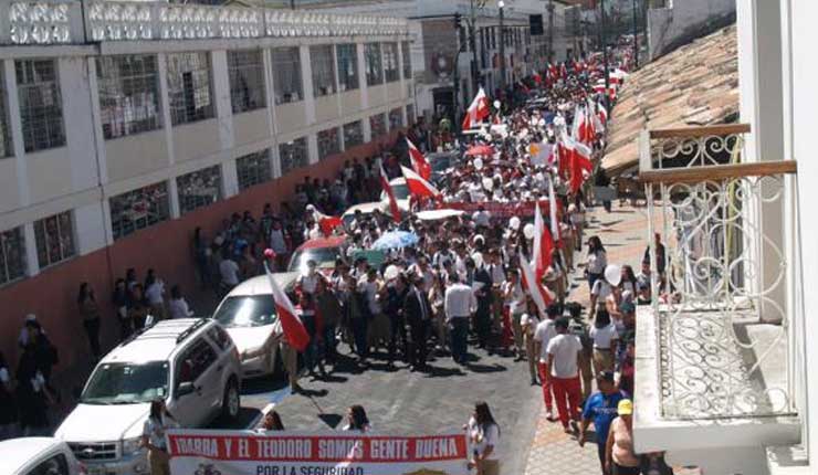 Ibarra: Estudiantes marchan en contra de la xenofobia