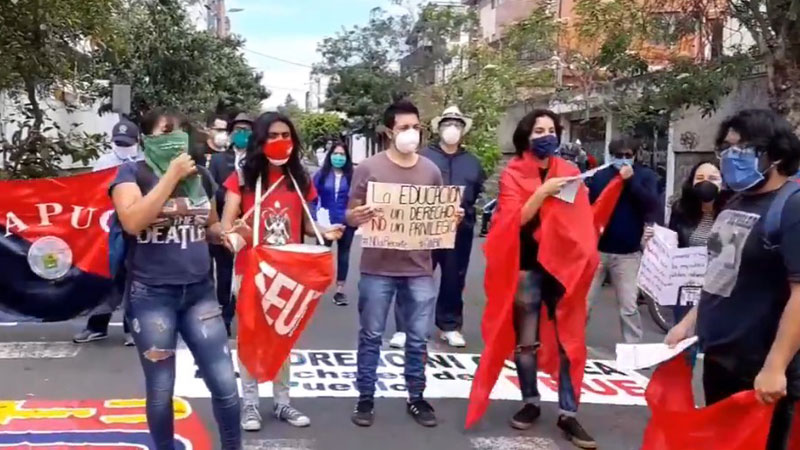 Estudiantes en Ecuador rechazan recortes de presupuesto público